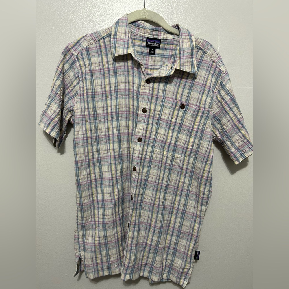Patagonia Short Sleeve Button - Women’s Small - Organic Cotton - Gently Used